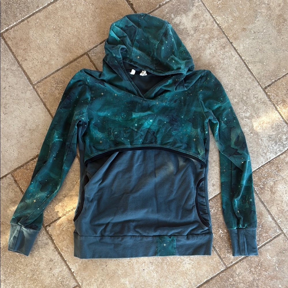 Galaxy Print Nursing Sweatshirt Small